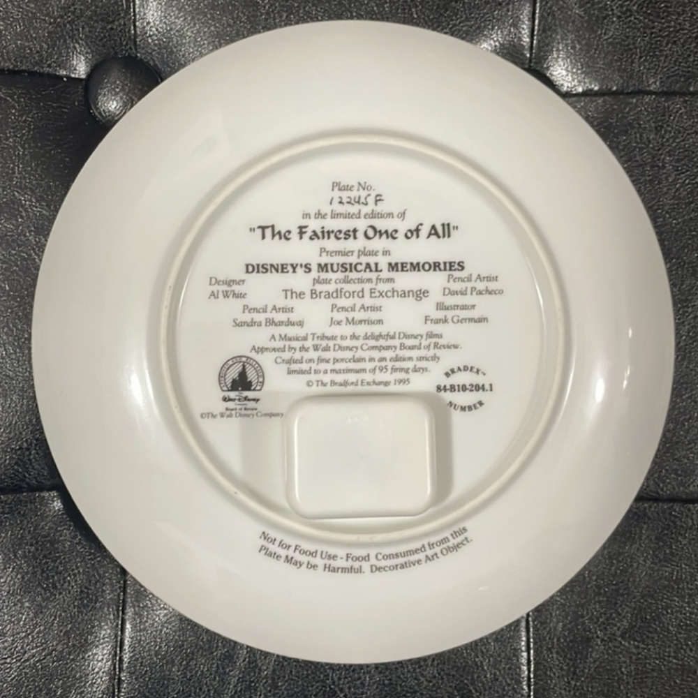Rare Disney Snow White musical plate - Picture 5 of 5
